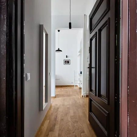 Metro Centrum Cosy Studio Apartment Warsaw